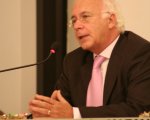 Ugo Perone presenta la conferenza